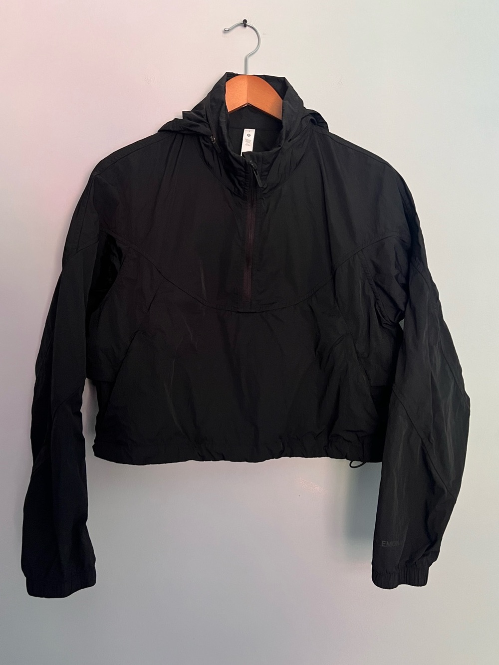 Lululemon Evergreen Cropped Anorak
Black Size 8
